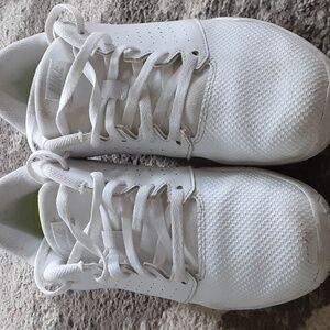 Nike Sideline cheer shoes size 3Y